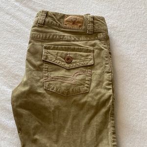 American Eagle Kahki’s